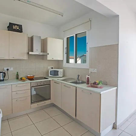 2 Schlafzimmer In Pernera * Protaras